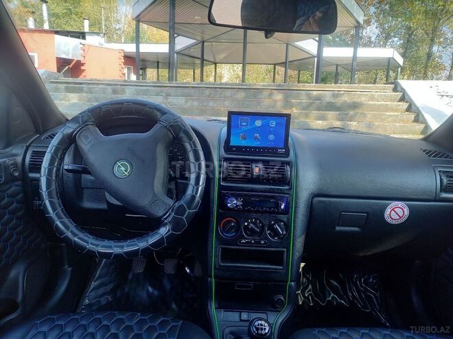 Opel Astra 1998, 341,600 km - 1.8 л - Şəki