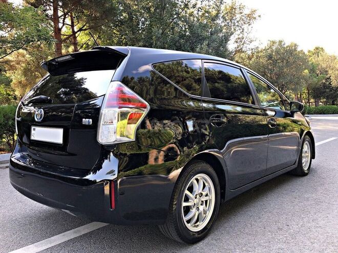 Toyota Prius V 2015, 173,809 km - 1.8 l - Bakı