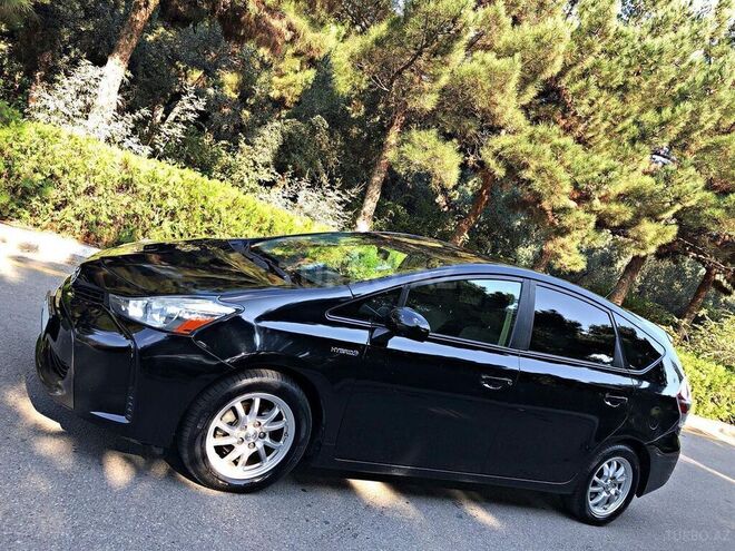 Toyota Prius V 2015, 173,809 km - 1.8 l - Bakı