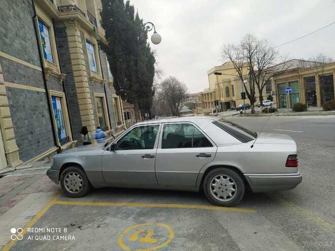 Mercedes E 220 1994, 346,000 km - 2.2 l - Şəki