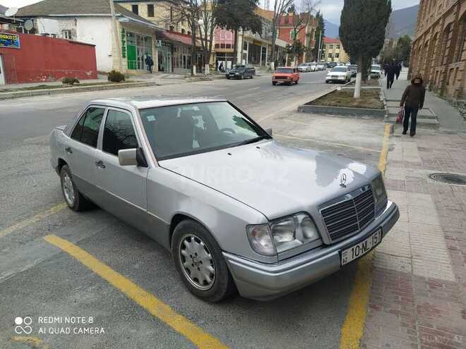Mercedes E 220 1994, 346,000 km - 2.2 l - Şəki