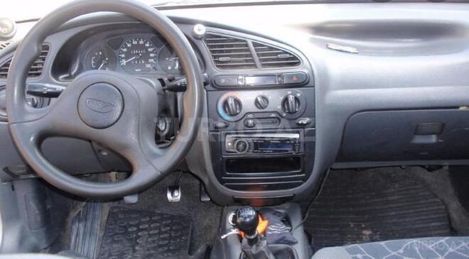 daewoo lanos interior