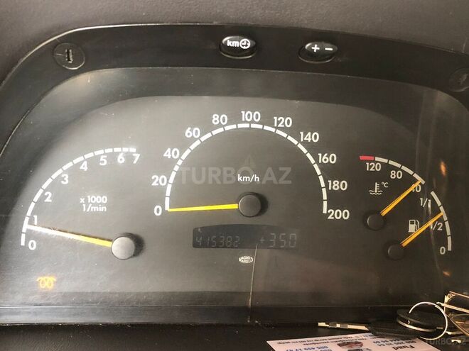 Mercedes Vito 2000, 415,000 km - 2.2 l - Qazax
