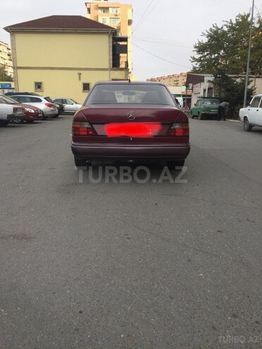 Mercedes E 220 1993, 295,000 km - 2.2 л - Bakı