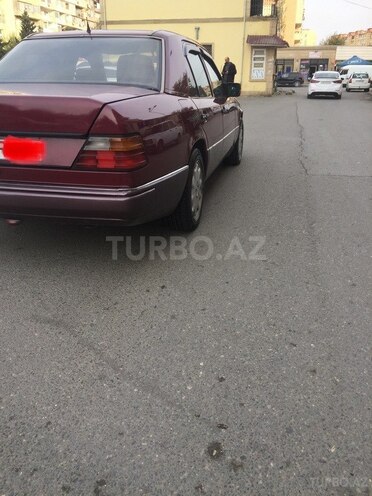 Mercedes E 220 1993, 295,000 km - 2.2 л - Bakı