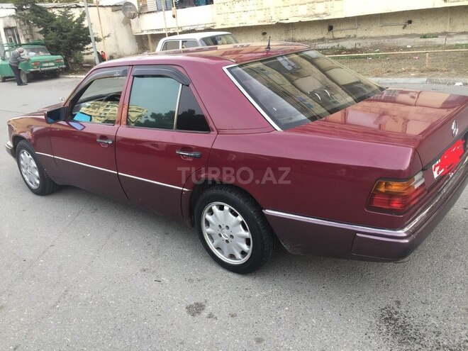 Mercedes E 220 1993, 295,000 km - 2.2 л - Bakı