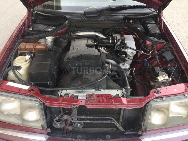Mercedes E 220 1993, 295,000 km - 2.2 л - Bakı