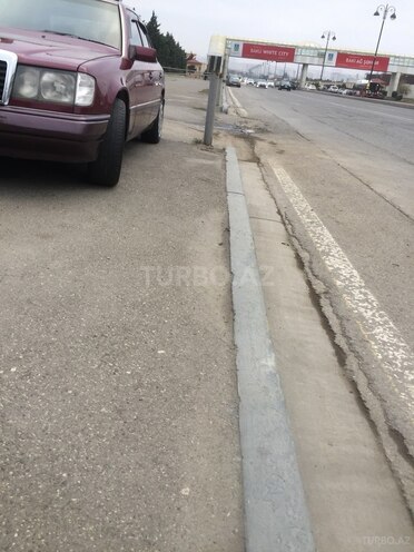 Mercedes E 220 1993, 295,000 km - 2.2 л - Bakı