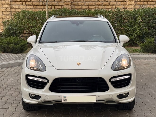 Porsche Cayenne Turbo S 2013, 105,600 km - 4.8 l - Bakı