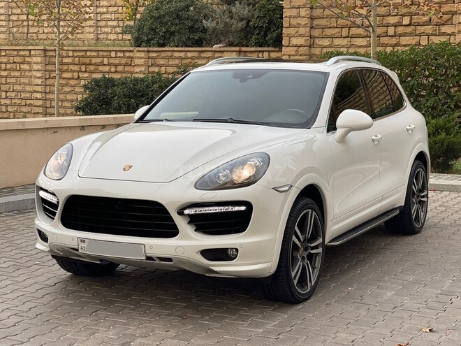 Porsche Cayenne Turbo S 2013, 105,600 km - 4.8 l - Bakı