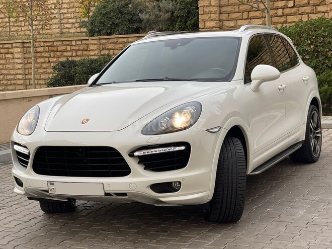 Porsche Cayenne Turbo S 2013, 105,600 km - 4.8 l - Bakı