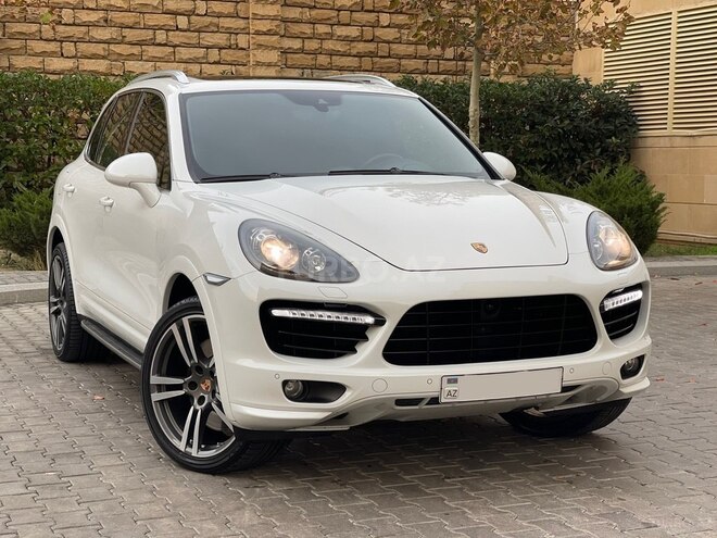 Porsche Cayenne Turbo S 2013, 105,600 km - 4.8 l - Bakı
