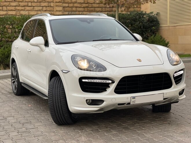 Porsche Cayenne Turbo S 2013, 105,600 km - 4.8 l - Bakı