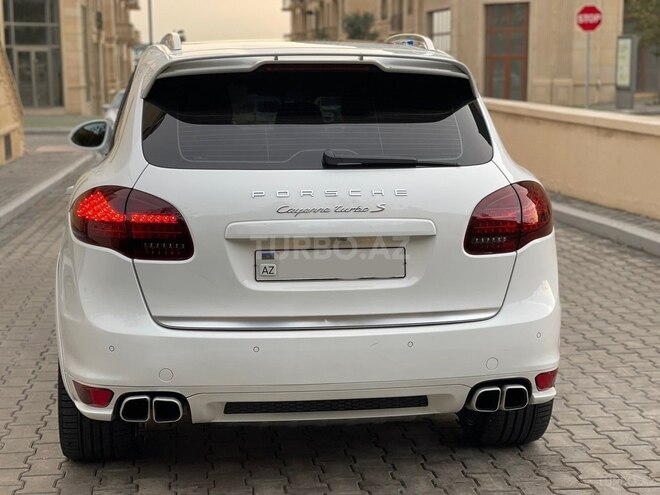 Porsche Cayenne Turbo S 2013, 105,600 km - 4.8 l - Bakı