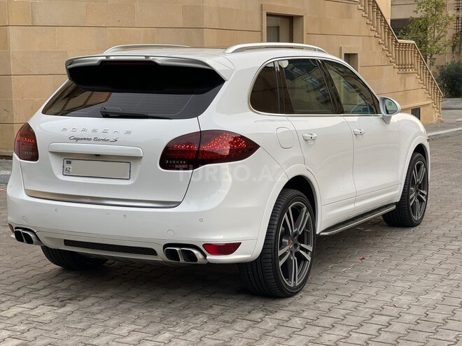Porsche Cayenne Turbo S 2013, 105,600 km - 4.8 l - Bakı