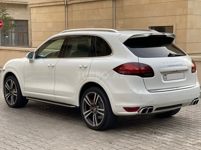 Porsche Cayenne Turbo S 2013, 105,600 km - 4.8 l - Bakı
