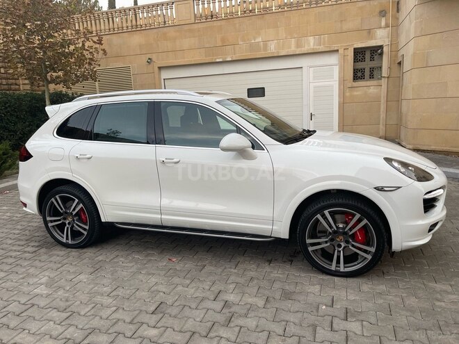 Porsche Cayenne Turbo S 2013, 105,600 km - 4.8 l - Bakı