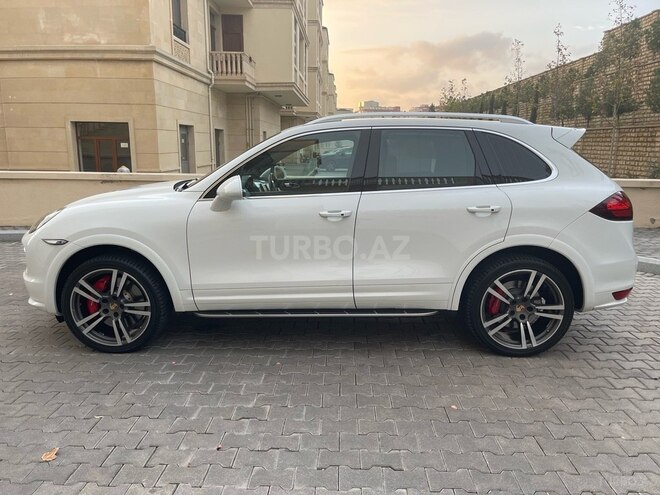 Porsche Cayenne Turbo S 2013, 105,600 km - 4.8 l - Bakı