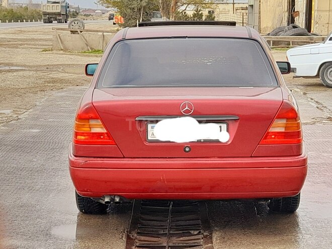 Mercedes C 220 1994, 294,000 km - 2.2 l - Sumqayıt