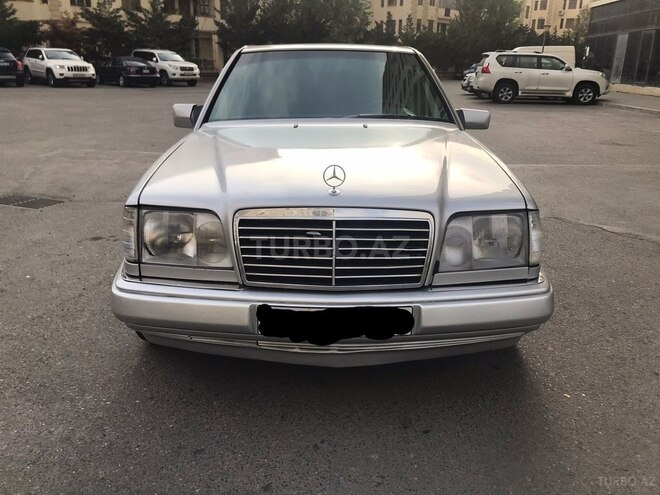 Mercedes E 220 1995, 300,000 km - 2.2 l - Bakı