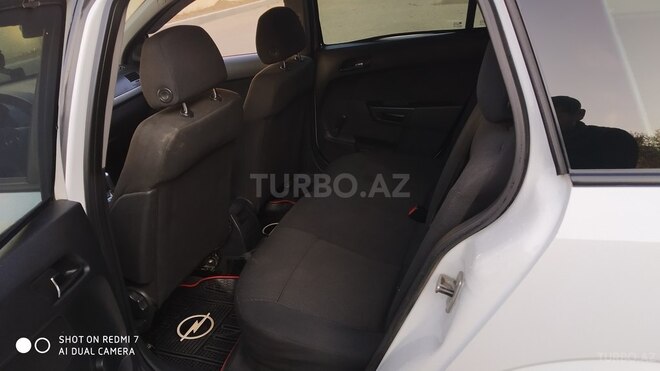 Opel Astra 2006, 333,000 km - 1.9 l - Naftalan