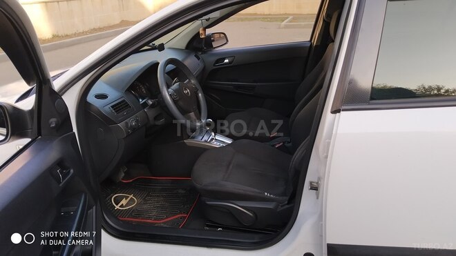 Opel Astra 2006, 333,000 km - 1.9 l - Naftalan