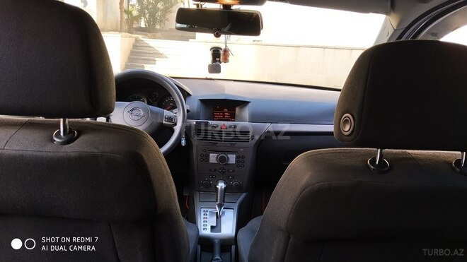 Opel Astra 2006, 333,000 km - 1.9 l - Naftalan