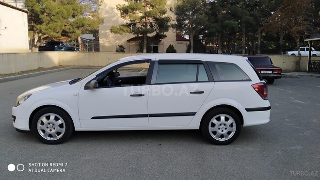 Opel Astra 2006, 333,000 km - 1.9 l - Naftalan