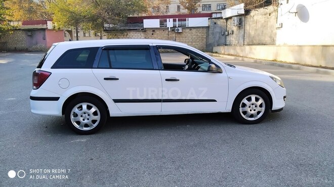 Opel Astra 2006, 333,000 km - 1.9 l - Naftalan