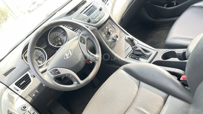 Hyundai Elantra 2015, 175,858 km - 1.6 l - Bakı