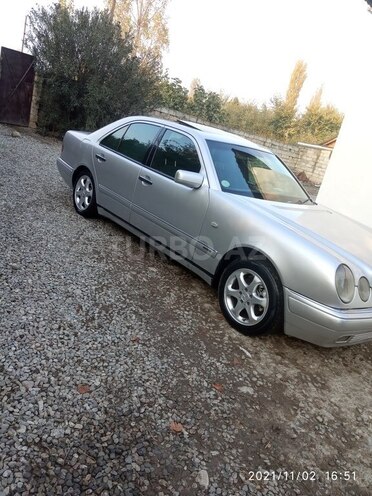 Mercedes E 220 1998, 312,000 km - 2.2 l - Kürdəmir