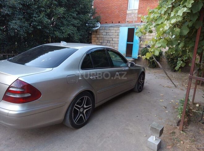Mercedes E 220 2006, 375,000 km - 2.2 l - Masallı