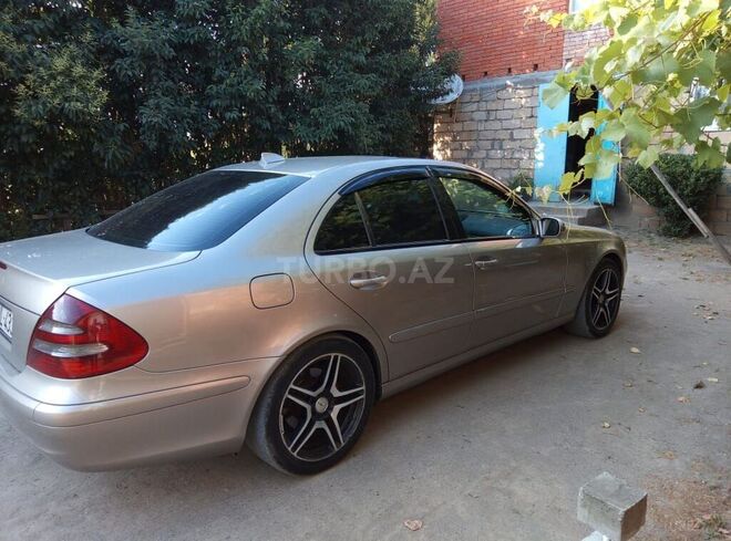 Mercedes E 220 2006, 375,000 km - 2.2 l - Masallı