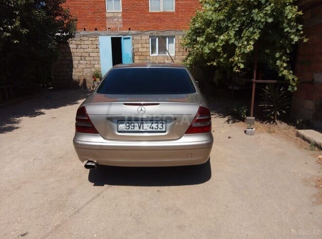 Mercedes E 220 2006, 375,000 km - 2.2 l - Masallı