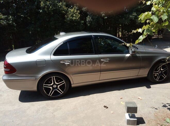 Mercedes E 220 2006, 375,000 km - 2.2 l - Masallı