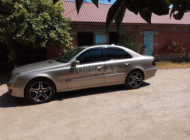 Mercedes E 220 2006, 375,000 km - 2.2 l - Masallı