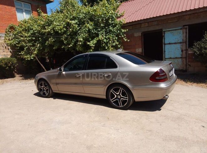 Mercedes E 220 2006, 375,000 km - 2.2 l - Masallı