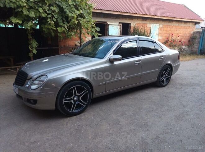 Mercedes E 220 2006, 375,000 km - 2.2 l - Masallı