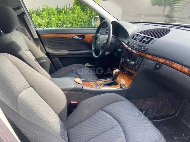 Mercedes E 240 2002, 276,000 km - 2.6 l - Bakı