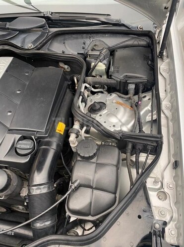 Mercedes E 240 2002, 276,000 km - 2.6 l - Bakı