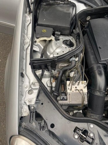 Mercedes E 240 2002, 276,000 km - 2.6 l - Bakı