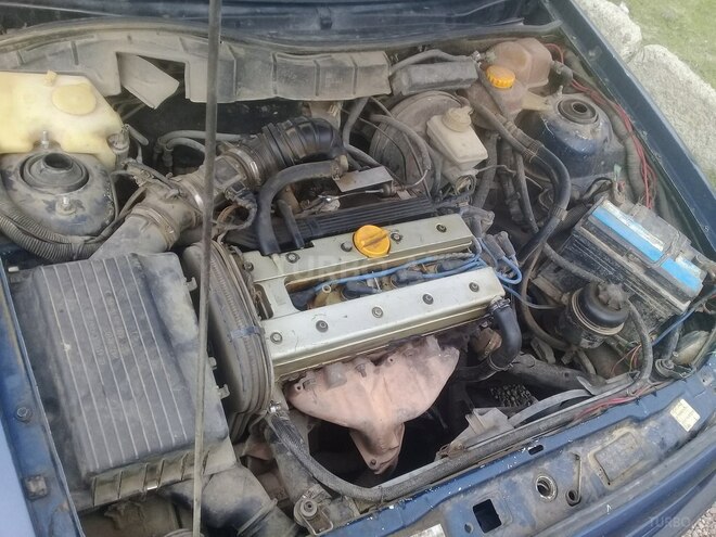 Opel Astra 1995, 528,555 km - 2.0 л - Qazax