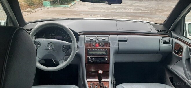 Mercedes E 320 2000, 228,000 km - 3.2 l - Şəmkir