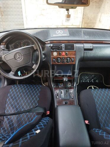 Mercedes E 200 1996, 400,000 km - 2.0 l - Bakı