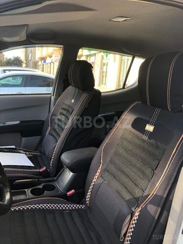 Mitsubishi L200 2015, 210,000 km - 2.5 l - Bakı