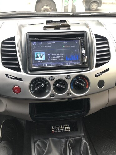 Mitsubishi L200 2015, 210,000 km - 2.5 l - Bakı