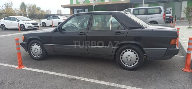 Mercedes 190 1992, 270,000 km - 2.3 l - Bakı