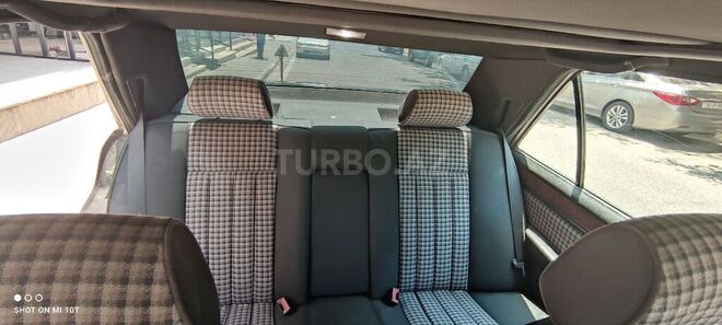 Mercedes E 250 1995, 420,000 km - 2.5 л - Bakı