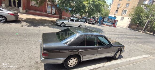 Mercedes E 250 1995, 420,000 km - 2.5 л - Bakı