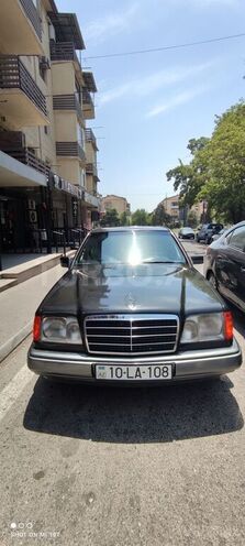 Mercedes E 250 1995, 420,000 km - 2.5 л - Bakı